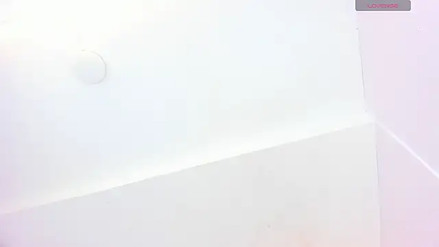 DaphneLloyd online show from December 6, 2024, 8:51 pm