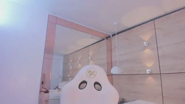 martina touss online show from December 19, 2025, 12:34 pm