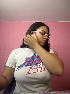 Snapshot of karol_9 chatting on February 27, 2025, 1:16 am karol 9 online show from February 27, 2025, 1:16 am