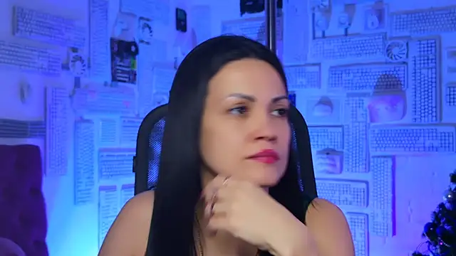 KarolinaRobinson online show from January 4, 2025, 2:46 pm