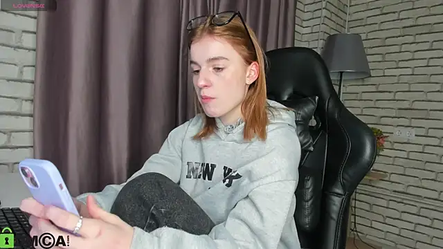 Stacey Brown online show from February 12, 2026, 1:22 am