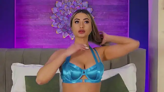 Snapshot of LoraDevine chatting on May 22, 2026, 8:03 pm LoraDevine online show from May 22, 2026, 8:03 pm