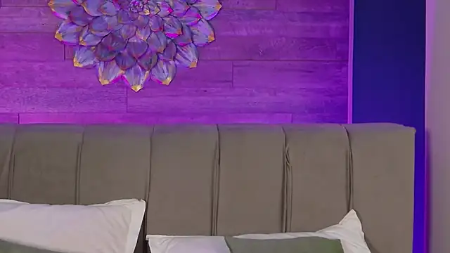 Snapshot of LoraDevine chatting on May 25, 2026, 6:03 pm LoraDevine online show from May 25, 2026, 6:03 pm