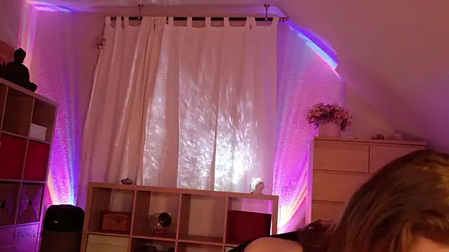 ilucyme online show from February 7, 2025, 10:41 pm