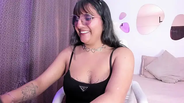 Alliccee online show from November 24, 2025, 8:30 pm