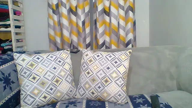 Petite 254 online show from March 5, 2026, 11:34 pm