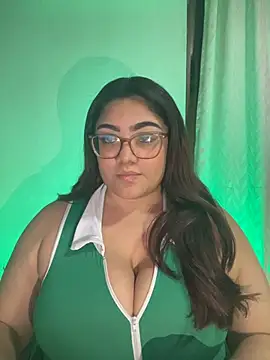 KathyGonzalez online show from November 17, 2025, 11:10 pm