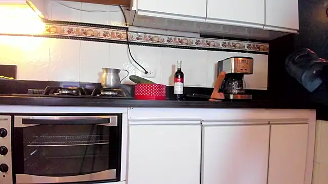 Hotsamantamature online show from February 28, 2025, 8:07 pm