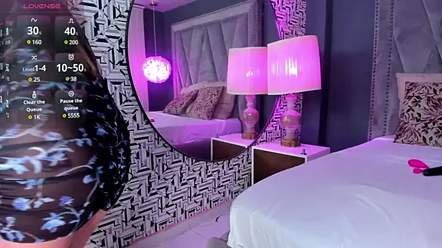 Hotsamantamature online show from March 4, 2025, 7:43 pm