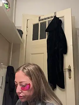 ElenaHaze online show from January 29, 2025, 7:04 am