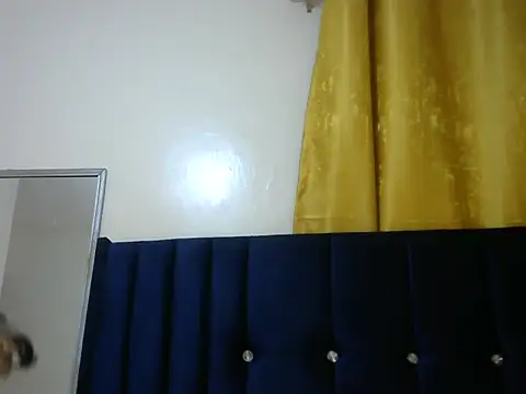 Sexy lla online show from September 18, 2025, 6:59 am