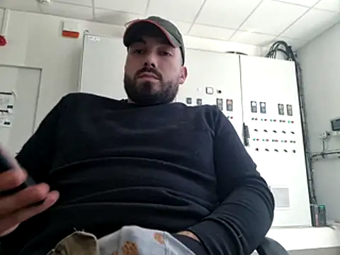 Leonormaldick online show from February 17, 2026, 12:01 pm