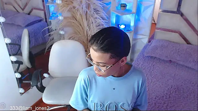 Jonesliam23 online show from October 20, 2025, 7:14 pm