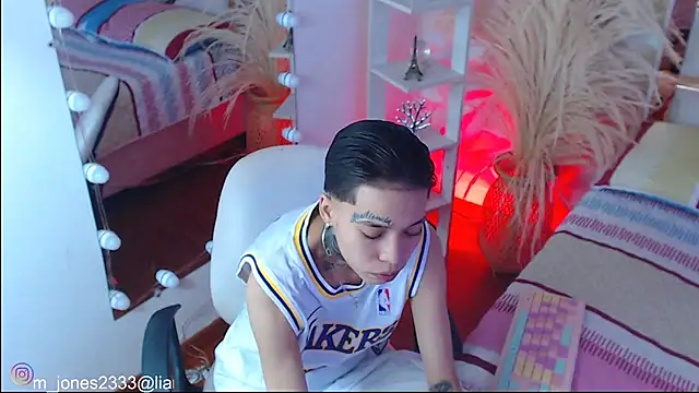 Jonesliam23 online show from November 14, 2025, 7:01 pm