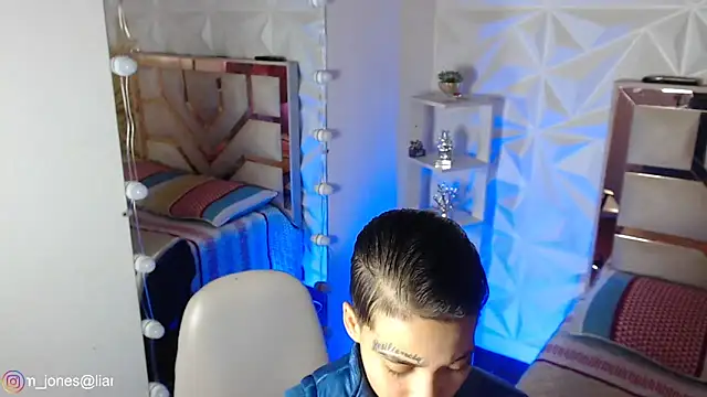 Jonesliam23 online show from March 31, 2026, 7:47 pm