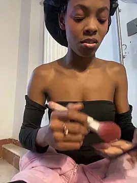 Snapshot of adaraSmiith chatting on December 12, 2024, 11:29 am adaraSmiith online show from December 12, 2024, 11:29 am