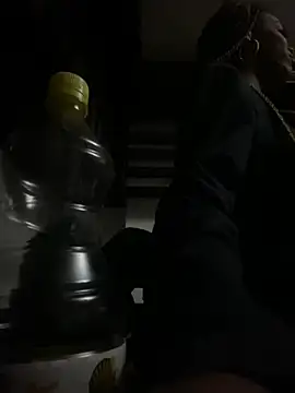 Snapshot of adaraSmiith chatting on January 11, 2025, 11:23 am adaraSmiith online show from January 11, 2025, 11:23 am