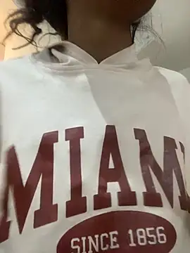 adaraSmiith online show from November 14, 2025, 12:04 pm