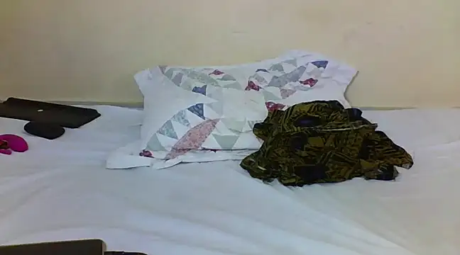 preettys56 online show from February 24, 2025, 8:17 am