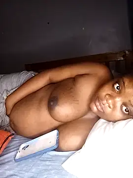 preettys56 online show from October 17, 2025, 9:39 pm