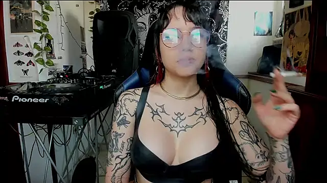 Demongirl6666 online show from March 18, 2025, 6:26 pm