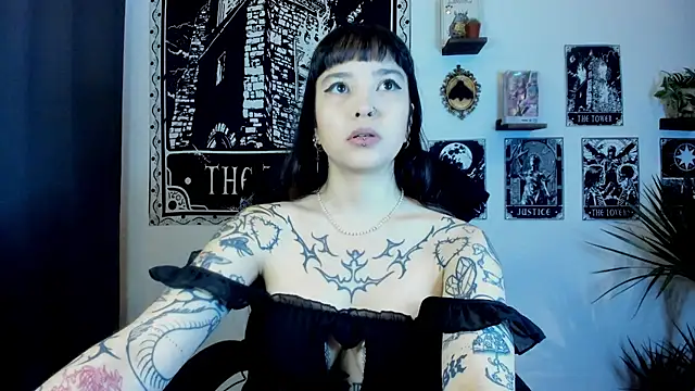 Demongirl6666 online show from October 15, 2025, 6:08 pm