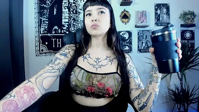 Demongirl6666 online show from October 26, 2025, 6:25 pm