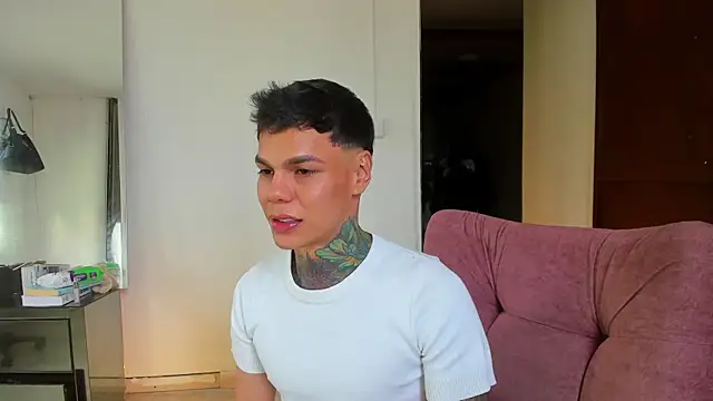 Jordyrodriiguez online show from October 15, 2025, 9:37 pm