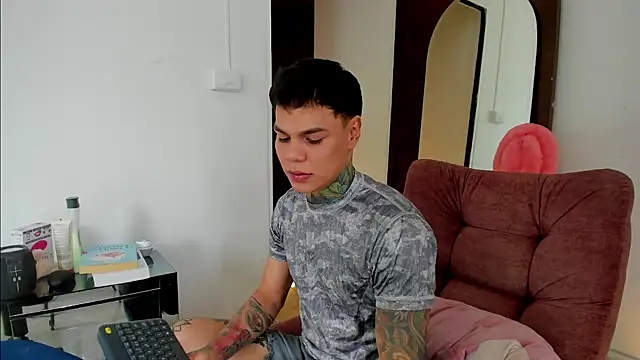 Jordyrodriiguez online show from October 30, 2025, 7:47 pm