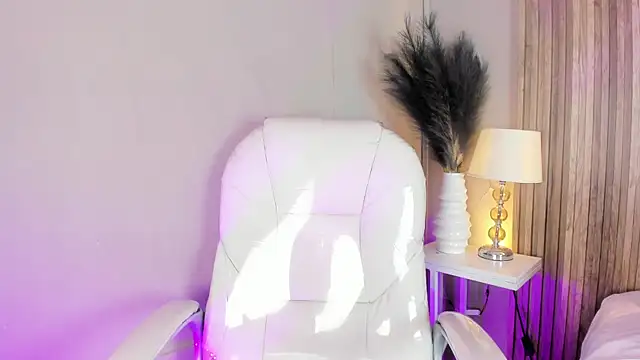 HannaKarson online show from March 11, 2026, 11:38 am