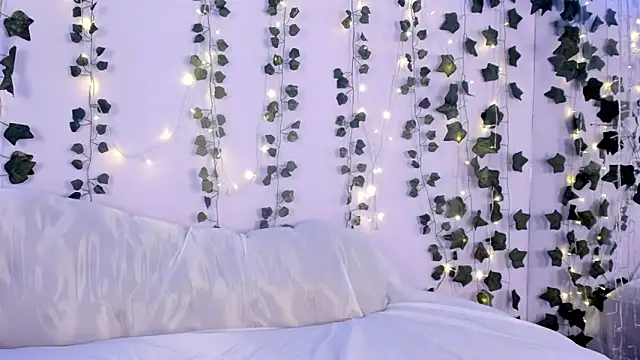 Natasha Nasty2 online show from December 24, 2024, 12:44 pm