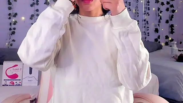 Natasha Nasty2 online show from January 8, 2025, 8:39 pm