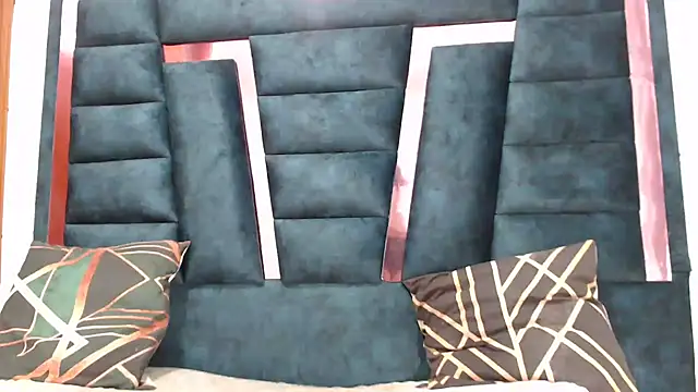 DiannellaforYou online show from March 19, 2026, 1:31 am