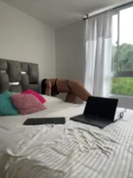 LauraCadwell online show from April 18, 2026, 12:20 pm