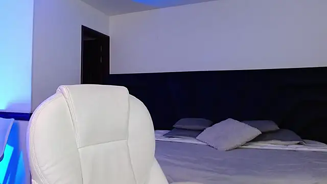 peyton golden1 online show from April 3, 2026, 3:15 am