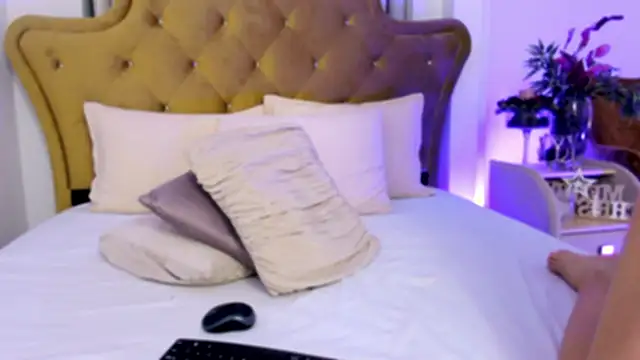 beauty luna18 online show from December 18, 2024, 6:14 pm