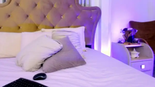 beauty luna18 online show from January 23, 2025, 6:03 pm