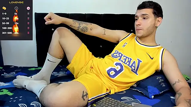 Noha white online show from March 17, 2025, 6:32 pm