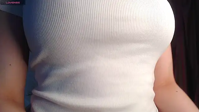 Snapshot of cosmosbaby chatting on February 20, 2025, 1:40 pm cosmosbaby online show from February 20, 2025, 1:40 pm