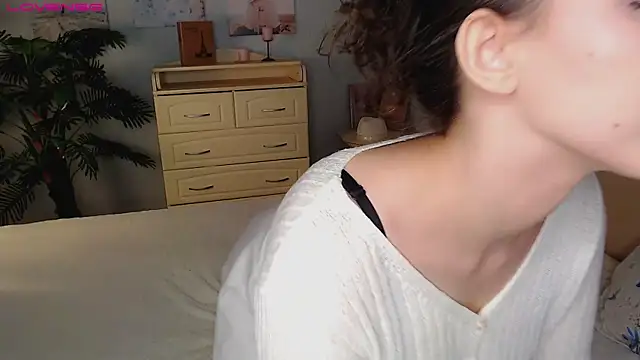 Snapshot of cosmosbaby chatting on September 19, 2025, 1:23 pm cosmosbaby online show from September 19, 2025, 1:23 pm