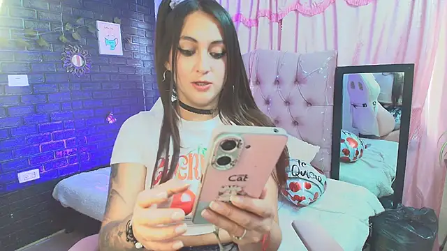 sofiasex99 online show from February 15, 2025, 5:50 pm