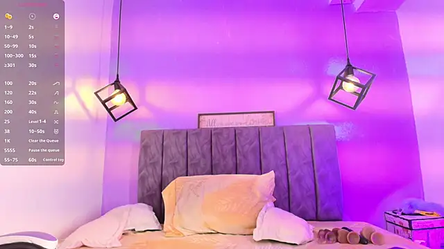 Snapshot of Sophiee_Velvet chatting on September 18, 2025, 3:03 pm Sophiee Velvet online show from September 18, 2025, 3:03 pm