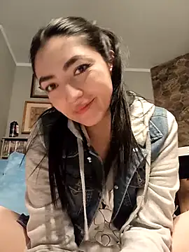 ThailyCherry online show from November 25, 2025, 9:04 pm