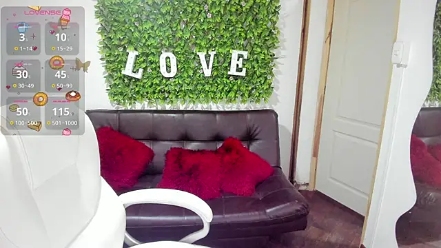 Enma  clark online show from February 4, 2025, 7:11 pm