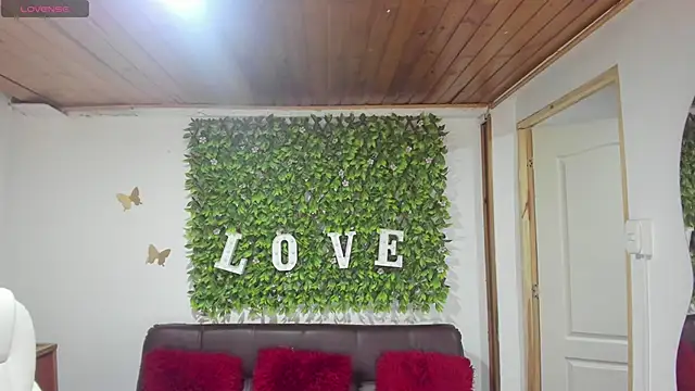 Enma  clark online show from February 5, 2025, 7:10 pm