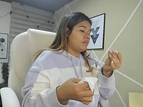 Enma  clark online show from October 25, 2025, 4:09 am