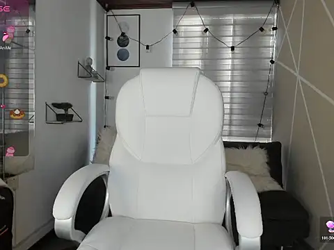 Enma  clark online show from November 4, 2025, 8:41 pm