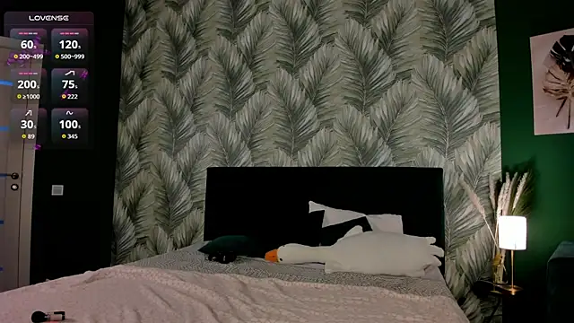 Vanessa Walters online show from September 29, 2025, 2:16 am