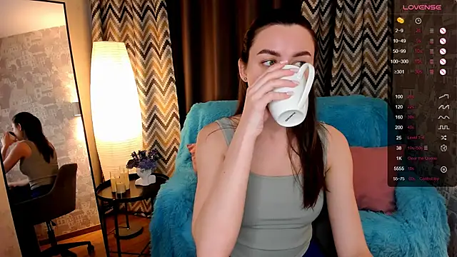 annacooleman online show from November 10, 2025, 8:13 am