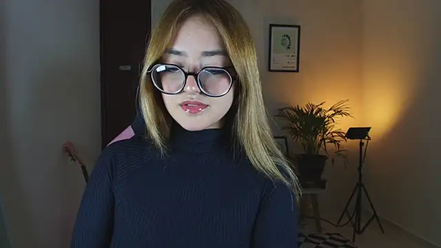 SweetJennaa online show from April 17, 2026, 3:53 am